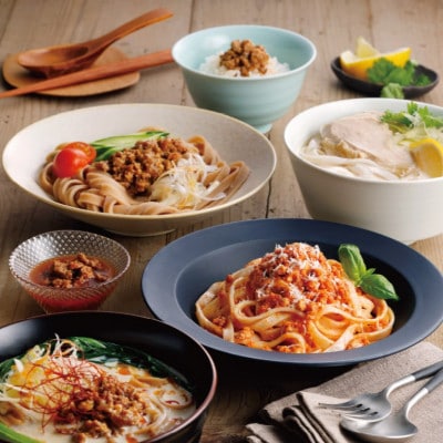 半島食堂『十八番』ギフトセット(白米麺・玄米麺・ラー油・ボロネーゼ)