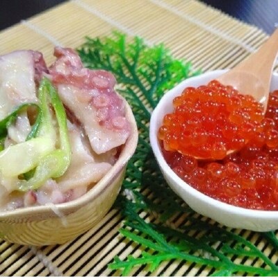 【北海道根室産】たこ酢味噌和え130g×4P、醤油いくら500g×1P C-66015