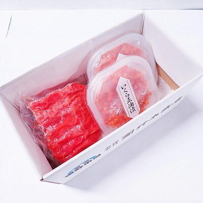 根室海鮮市場<直送>いくら醤油漬(鮭卵)70g×2P、辛子明太子200g A-28153