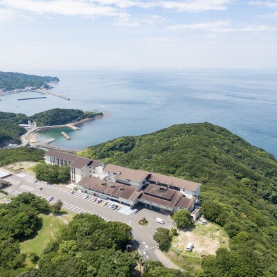 紀淡海峡に浮かぶ島々を一望する絶景夕日のリゾートホテル「休暇村紀州加太」　1泊2食付きペア宿泊券
