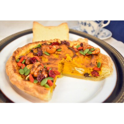 ハロウィンにぴったり!　ナッツたっぷりのかぼちゃパイ～ねこ・肉球クッキー付!