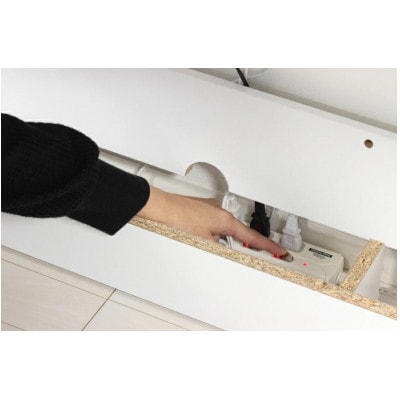 フットリラクゼーションデスク ホワイト フットレスト付き AKU101338501