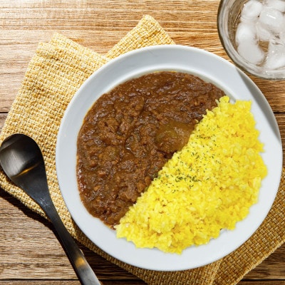 「博多あまおう」と「博多とよみつひめ」のご当地フルーツカレーセット(170g×各15袋)(筑前町)