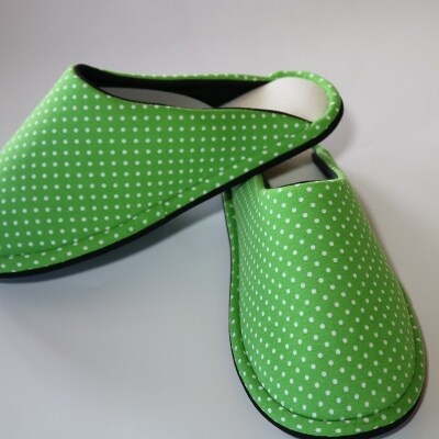 【グリーン・Mサイズ】ソフトスリッパ　1足【軽くてやわらか】