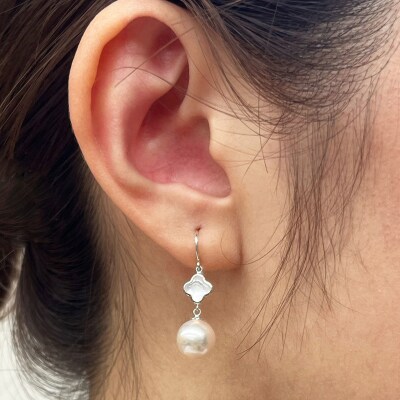 真珠 ピアス シェル 8-8.5mm クローバー ホワイトピンク K14WG_S101-422