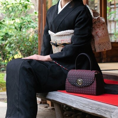 博多織・金具付きラウンド型カラーバッグ/レッド