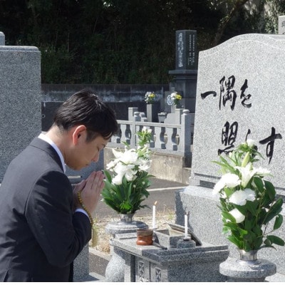 【大野城市のお墓対象】お墓参り代行サービス(1回)仏花・写真報告書付き