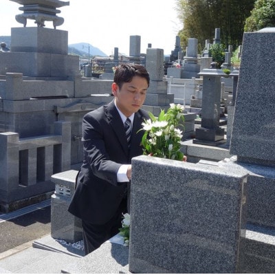 【大野城市のお墓対象】お墓参り代行サービス(1回)仏花・写真報告書付き