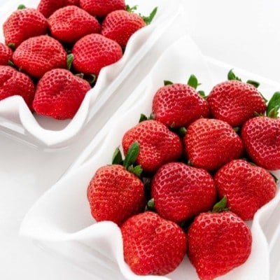 【先行予約受付中】福岡県産いちご「あまおう」270g×4パック【hurrah.】_HA1974