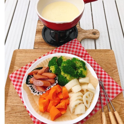 メイドイン那須のチーズフォンデュセット　(野菜3～4種・ミックスチーズ200g)