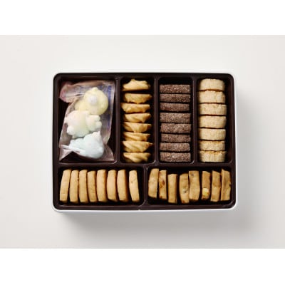 寝クマのクッキー缶