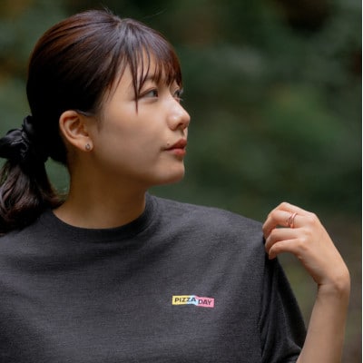 毎日着たくなるウールTシャツ | メリノウール100% ・PIZZA DAYロゴ・Sサイズ