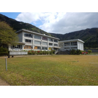 【漁村の体験】さかなの学校うちとみKitchen(旧田烏小学校)見学(2~10名まで)【民宿かどの】