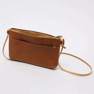 サコッシュ レザー