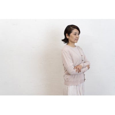 〈白田のカシミヤ〉のベビーカシミヤ Vネックカーディガン(アイスピンク)女性用サイズ:S