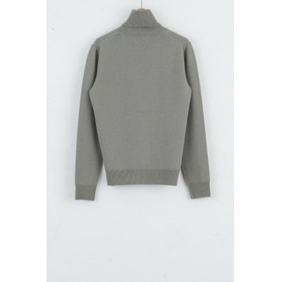 〈白田のカシミヤ〉のベビーカシミヤ タートルネックプルオーバー(オリーブグレー)女性用サイズ:M