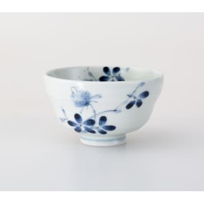 【波佐見焼】290ml磁器製のお茶碗　染付野花 ひさご碗　1個入【西海陶器】1　25431