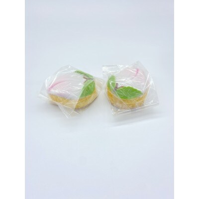 雪屋の長崎縁起菓子「桃カステラ2個入り」