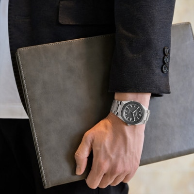 シチズンの腕時計　アテッサ　CB3044-55E　ソーラー電波時計　