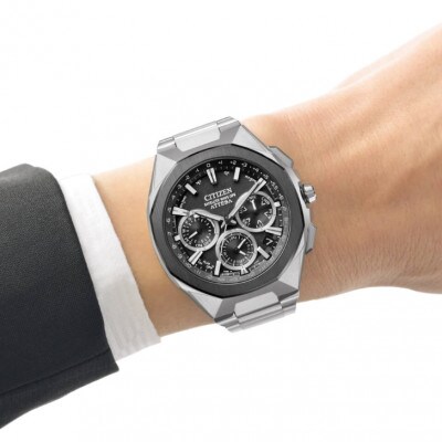 シチズンの腕時計　アテッサ　CC4104-53E　ソーラーGPS電波時計　