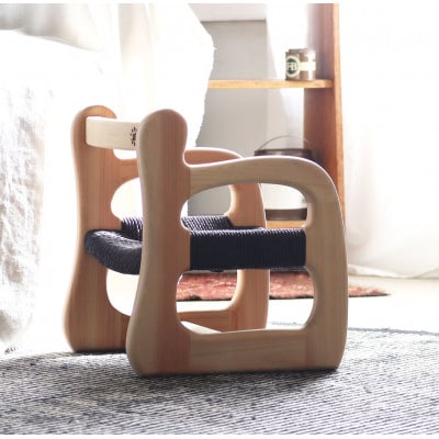 ファニファニの赤ちゃん椅子ami‐アミ 特別仕様　座面ブラック　天然無垢材 国産ヒノキ　子供イス