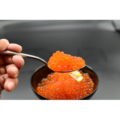 かにやの厳選・茹で毛蟹1尾約700g&特製いくら醤油漬け80g×1瓶セット