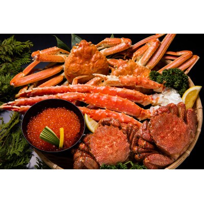 かにやの厳選した人気の3大蟹といくら・釣りキンキ・ほっけ・しじみの年末年始セット【複数個口で配送】