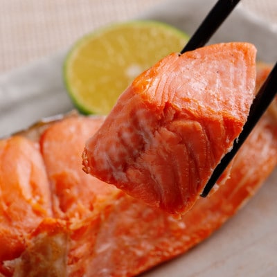 朝食セット　天然紅鮭切り身5切　と　網走湖のしじみ貝1kg