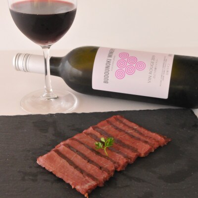 博多和牛のジャーキー風　贅沢燻煙ドライステーキ100g　桐箱・桜チップ入