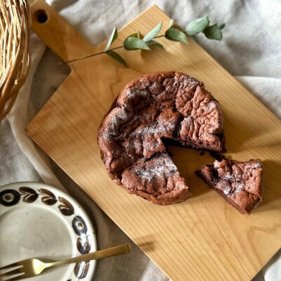 【ギフトにもおすすめ】S1/5定番の焼き菓子・ガトーショコラ15cm R7