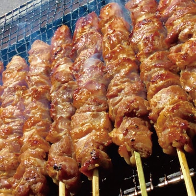 秘伝のタレに漬け込んだ「しまん豚(とん)」のやみつき豚はらみ串5本(約400g)セット 26-038