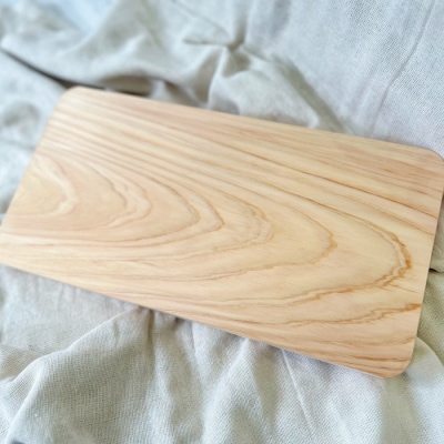 ちょっとスリムなサイズが使いやすい!大工職人が作った四万十ヒノキのまな板 R5-226