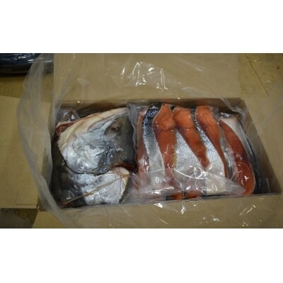 漁協の新巻鮭(大サイズ) 丸ごと切身3.0kg前後 [02-1030]