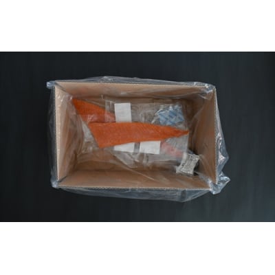 北海道浦河町産『トラウトサーモン』の刺身(腹身)約100g×2P[02-1513]