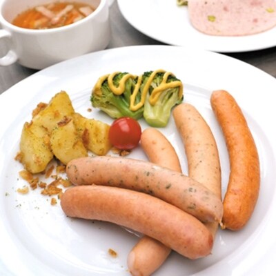 熊本県産ドイツ製法自家製ソーセージ4種&香草ステーキ4枚詰合せ