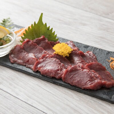 【2024年6月上旬発送】赤身馬刺し　約200g【専用醤油付き150ml×1本】(水俣市)