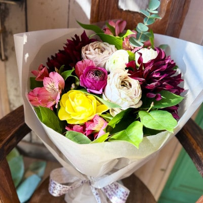 酒田の和モダンブーケ「華花」～伝統の趣と現代の感性が調和した、洗練された花束～