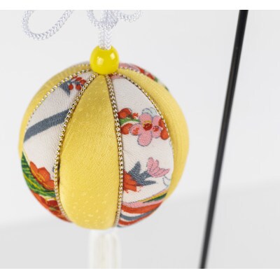 【伝統工芸品つるし飾り】きめ込み球の飾り物　飾り台付き　1台