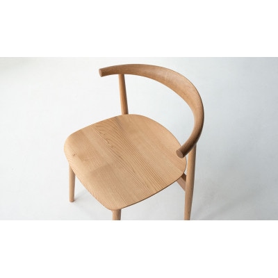 【飛騨の家具】　HIDA　KURINOKI　セミアームチェア　飛騨市産材仕様