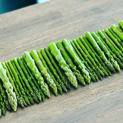 アスパラ王子が育てた自慢のアスパラ　穂だけアスパラ1kg【予約受付:御用意出来次第発送】【H-77】