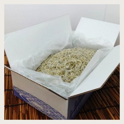 ちりめんじゃこ!!【予約受付中:旬に獲れ立て発送!】上乾ちりめん(500g)【L-76】