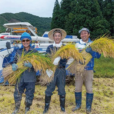 2023年6月発送開始『定期便』さくらや農園　魚沼産コシヒカリ 無洗米4kg(2kg×2)全12回