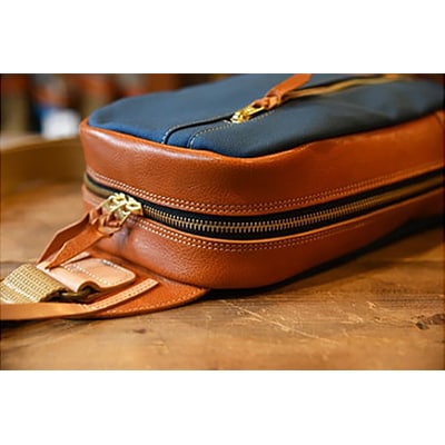 ハンドメイド　上質な素材で作った大人のワンショルダーバッグ　琵琶湖ブルー