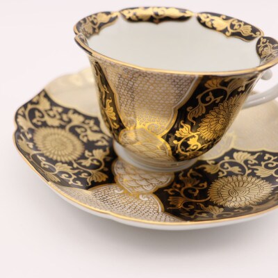 【有田焼】黒濃金彩菊華紋珈琲碗皿 径約9cm  [41APAD022]