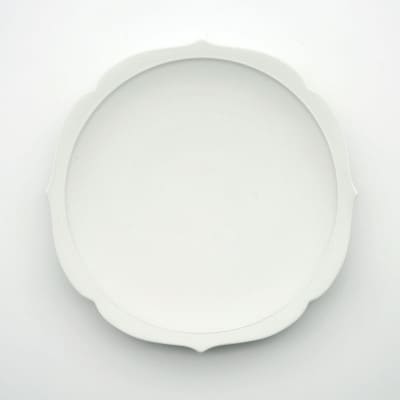 【有田焼】白マット輪花桔梗渕6.5寸皿+丸リング箸置き(各2点セット)[41APAD026]