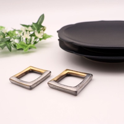 【有田焼】黒マット輪花桔梗渕6.5寸皿+角リング箸置き(各2点セット) [41APAD027]