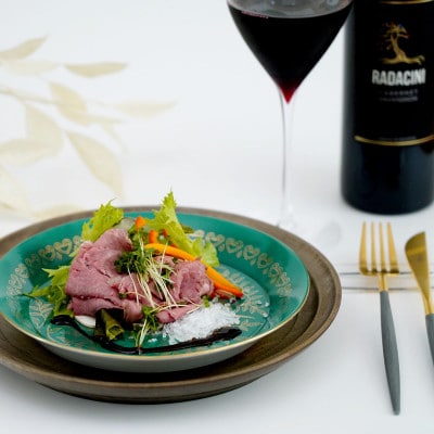 【有田焼】緑巻金彩桃絵 リム付6.5寸フラット皿 [41APAD041]