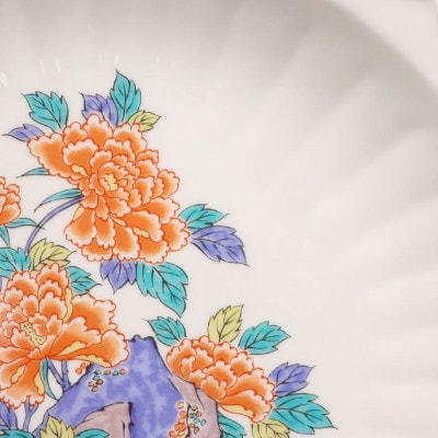【有田焼】錦色絵岩牡丹9寸皿(径約27cm) [41APAD025]