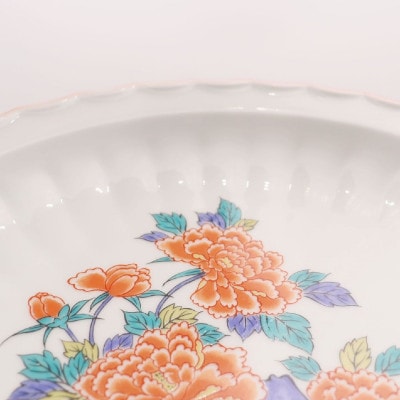 【有田焼】錦色絵岩牡丹9寸皿(径約27cm) [41APAD025]