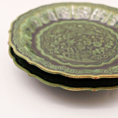 【有田焼】織部釉花鳥彫五寸皿(2枚) [41APAD035]